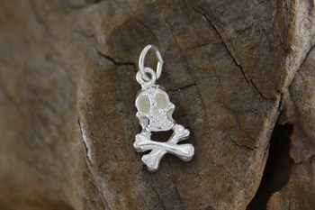 Stg Sil Skull & Crossbone charm