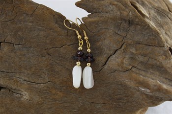 Mother of Pearl & Garnet earrings