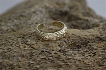 9ct YG Scroll pattern Toe Ring