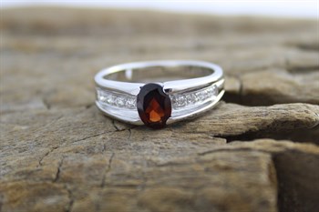 Stg Sil Garnet Ring