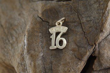 9ct yg Sweet 16 charm