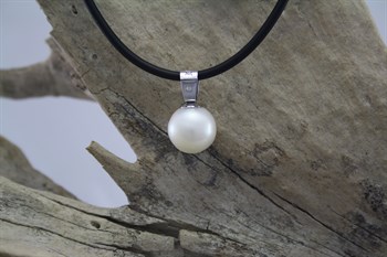 South Sea Pearl & Diamond Pendant