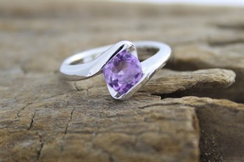 Stg Sil Amethyst Ring