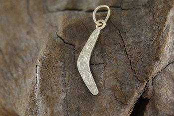 9ct yg boomerang charm