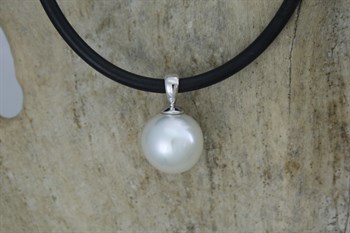 18ct WG South Sea Pearl  Pendant