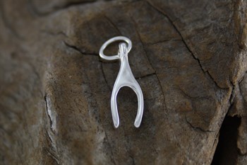 Stg Sil Wishbone charm