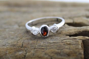 Stg Sil Garnet Ring