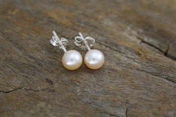 Fresh Water Pearl Studs