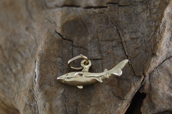 9ct yg shark charm