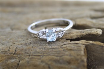 Stg Sil Blue Topaz Ring