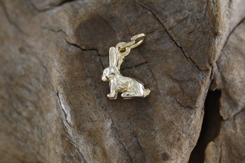 9ct yg rabbit charm