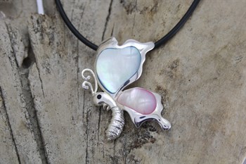 Butterfly pendant pink/blue mop 