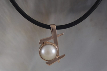 Mabe Pendant