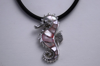 Medium Seahorse Pendant