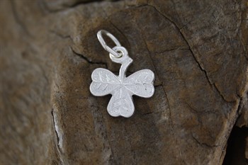 Stg Sil Shamrock charm