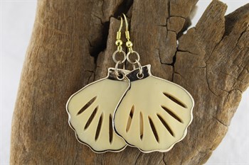 Mother of Pearl shell earrings