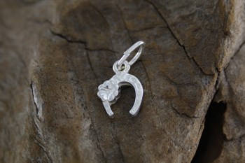 Stg Sil Horseshoe flower charm